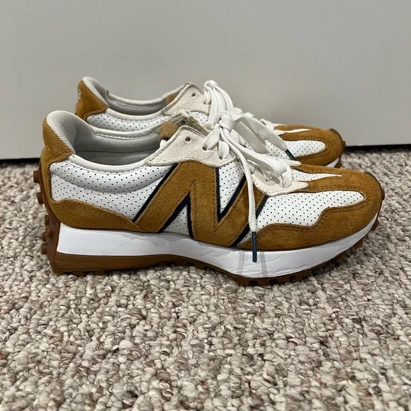 Bandier x NEW BALANCE 327 Women’s Size 8 Workwear Tan WS327QW EXCELLENT - Picture 4 of 7